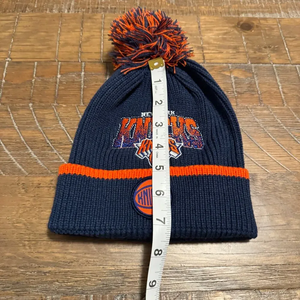NBA New York Knicks Youth Knit Pom Beanie Hat Size 5-9 Years NWT Kids